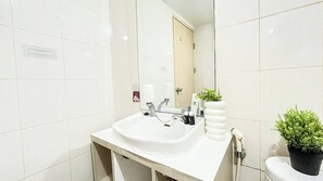 Standard Studio | Bathroom - Minimalist And Homey Studio Apartment Amethyst (Jakarta)
