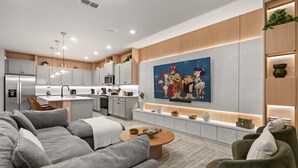 Unclassified image, 5 of 45, button - 10 BD/ 8 BA/ Windsor Cay (15770 CC) (Clermont)