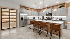 Unclassified image, 2 of 45, button - 10 BD/ 8 BA/ Windsor Cay (15770 CC) (Clermont)