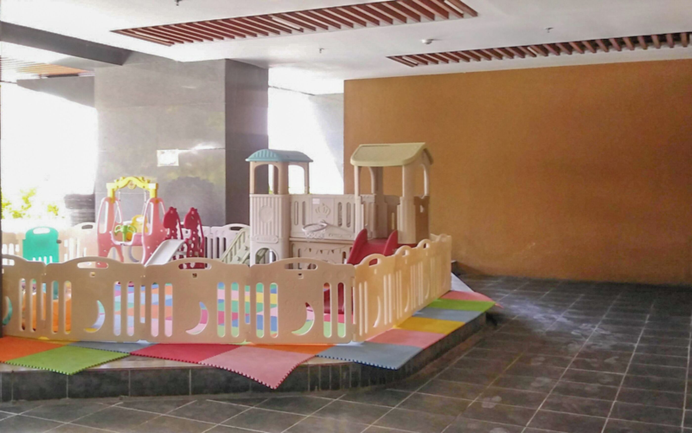 พื้นที่เล่นสำหรับเด็ก - ในร่ม