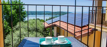 Cozy House with Lake View • Private Terrace & Self Check-in 24h