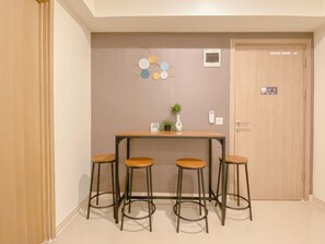 Standard Apartment | Dining room