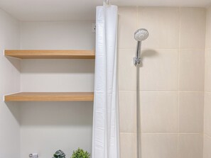 Standard-studio | Kylpyhuone