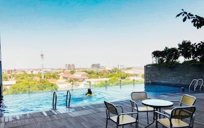 Outdoor pool - Modern Studio With Strategic Location At Tamansari Papilio Apartment (Surabaya)