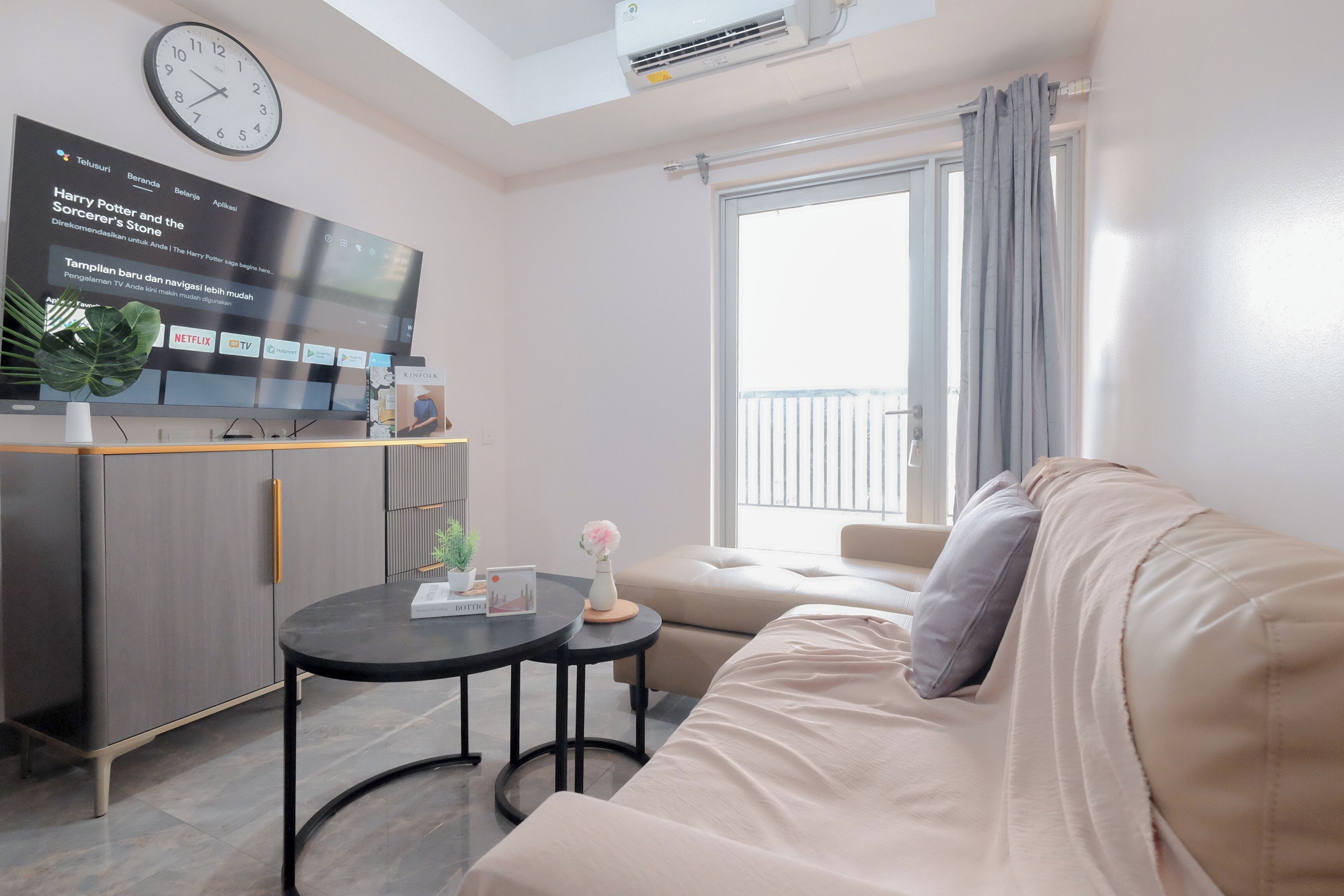 Standard Apartment | Living room