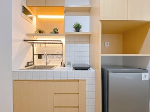 Private kitchen - Studio Furnished At Pollux Chadstone Apartment (Cikarang)