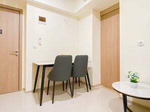 Standard Apartment | Dining room
