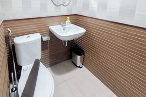 Standard-Apartment | Badezimmer