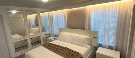 8 bedrooms, iron/ironing board, WiFi, bed sheets