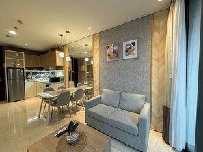 Standard Apartment | In-room dining
