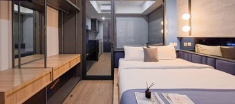 Well Furnished 1Br At Collins Boulevard Apartment