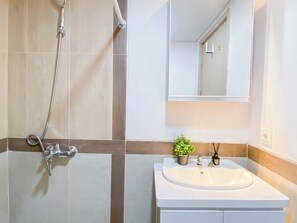 Bathroom - Neat And Simple 2Br At Meikarta Apartment (Cikarang)