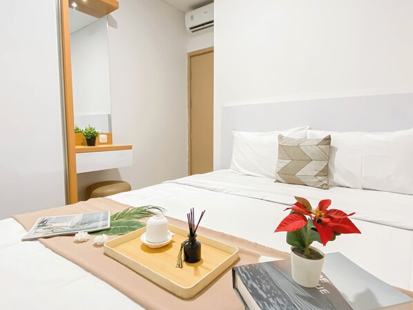 Room - Neat And Simple 2Br At Meikarta Apartment (Cikarang)