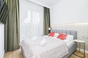 1 bedroom, iron/ironing board, WiFi, bed sheets - Rakowicka 22C | Bright Apartment | Near Kraków GłównyRakowicka 22C Krakow | Innovative Apartment for Business Travellers | Close to the Old Town | Balconies | Modern Housing Estate (Kraków)