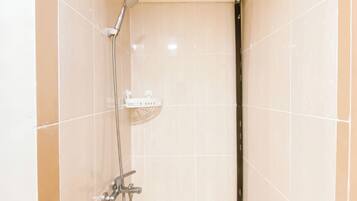 Standard Apartment | Bathroom