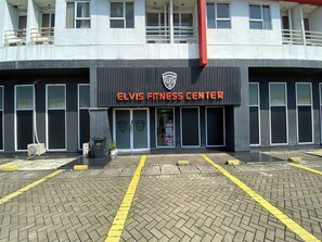 Exterior - Simple Studio (No Kitchen) Near President University At Elvis Tower Apartment (Cikarang)