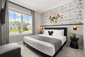 8 bedrooms, iron/ironing board, WiFi, bed sheets