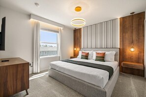 10 bedrooms, iron/ironing board, WiFi, bed sheets