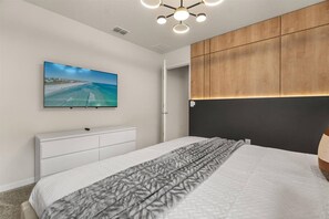 10 bedrooms, travel cot, WiFi, bed sheets