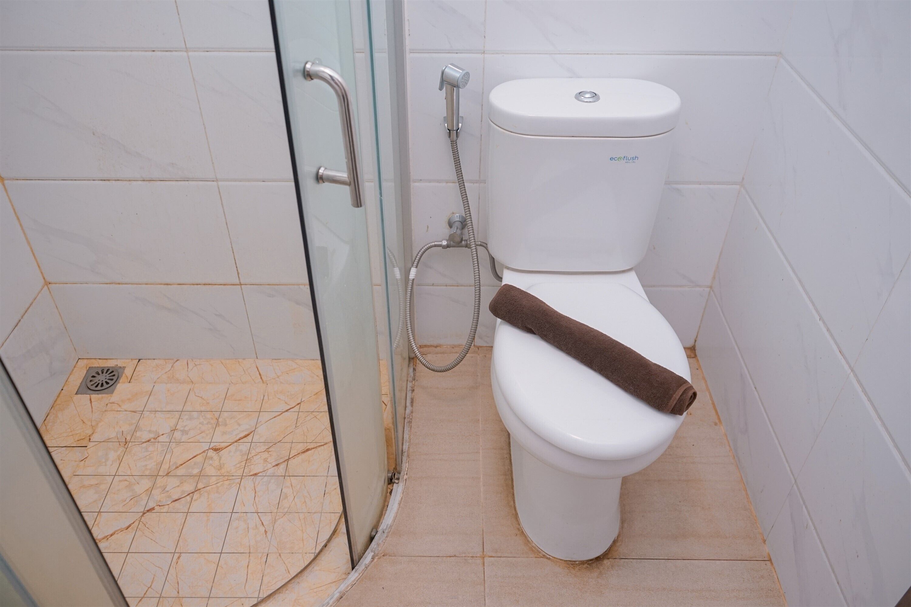 Standard-Apartment | Badezimmer