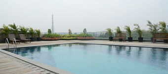 Modern Minimalist Look 1Br Apartment At Tree Park City Bsd
