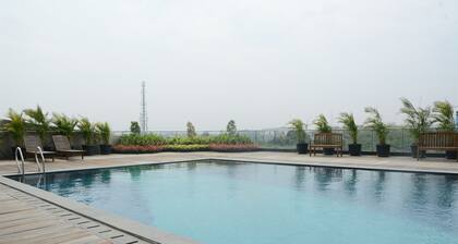 Modern Minimalist Look 1Br Apartment At Tree Park City Bsd