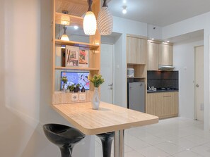 Standard Apartment | In-room dining