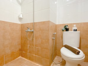 Standard Apartment | Bathroom