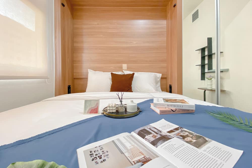 Compact 2Br Apartment Direct Access To Mall At Green Pramuka City