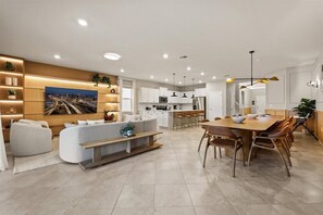 Interior - 8 BD/ 6 BA/ Windsor Cay (16195 CC) (Clermont)