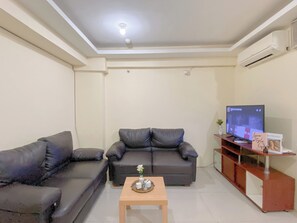 Standard Apartment | Living area