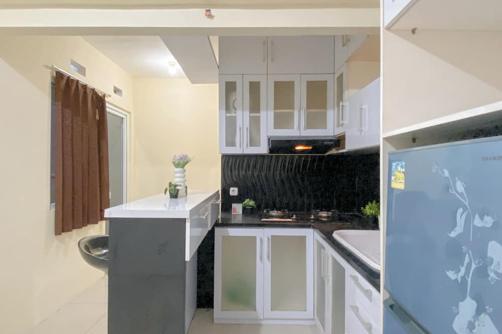 Combined 1Br With Extra Room Apartment At Green Pramuka City