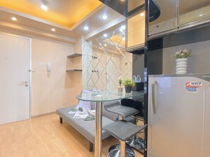 Standard Apartment | Living area