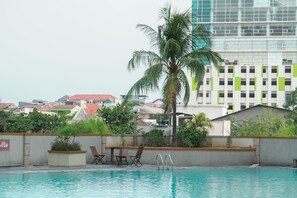Pool - Minimalist Studio Apartment At Margonda Residence 2 (Depok)