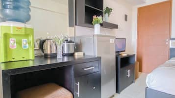 Standard Apartment | Private kitchen | Fridge