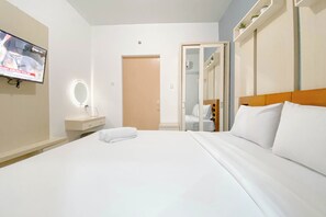 Interior - Simple White Studio Apartment At The Alton Semarang (Semarang)