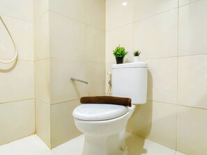 Standard Apartment | Bathroom