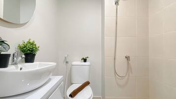 Apartemen Standar | Kamar mandi