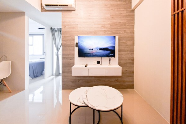Living area - Modern Minimalist 2Br At Urbantown Serpong Apartment (South Tangerang)