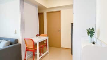 Standard Apartment | In-room dining