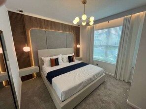 4 slaapkamers, een strijkplank/strijkijzer, wifi, beddengoed