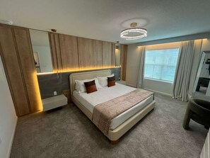 4 chambres, fer et planche à repasser, Wi-Fi, draps fournis