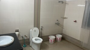 Free toiletries, towels, soap, shampoo - Ishi Homestay (Varanasi)