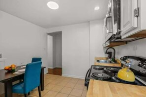 Stovetop, coffee/tea maker, cookware/dishes/utensils