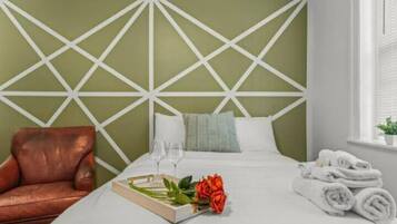 2 bedrooms, travel crib, WiFi, bed sheets