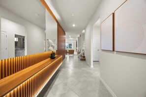 Interior - 10 BD/ 8 BA/ Windsor Cay (16203 CC) (Clermont)
