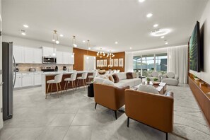 Interior - 10 BD/ 8 BA/ Windsor Cay (16203 CC) (Clermont)
