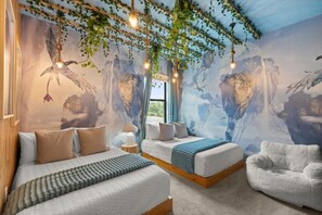 12 عدّة غرف نوم ومكواة/لوح كي وواي فاي وملاءات أسرّة