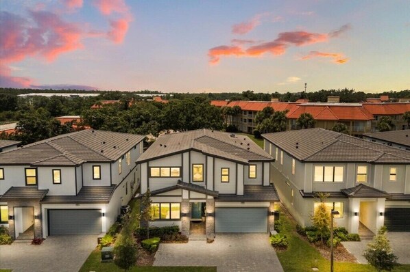 Exterior - 12 Bedrooms/ 11.5 Bathrooms/ Paradiso Grande (5863 HS) (Orlando)