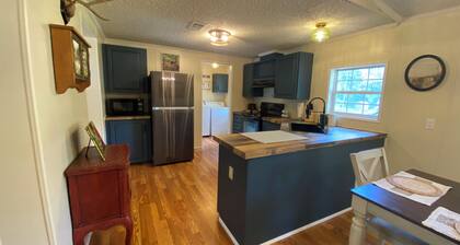 North Florida Cabin near Springs / Trails / Farm Visit / Campground / Fire Pit